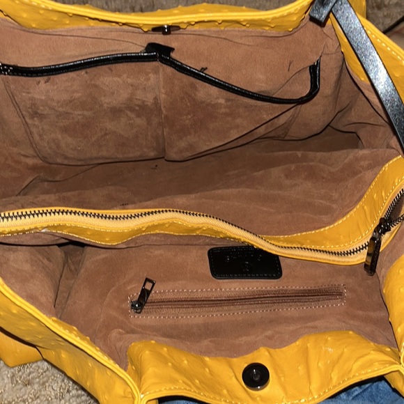 GUNAS - Picture 5 of 6